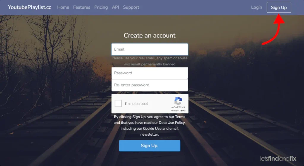YouTubePlaylist.cc sign-up page with an arrow pointing to the "Sign Up" button.